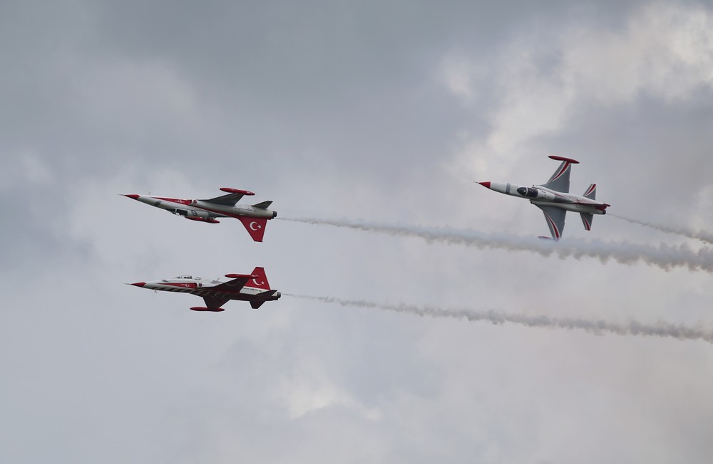 UPDATE. Programul BIAS 2018. Ce se întâmplă la show-ul aviatic cu 150 de aeronave şi peste 100 de piloţi şi paraşutişti din 13 ţări / FOTO&VIDEO