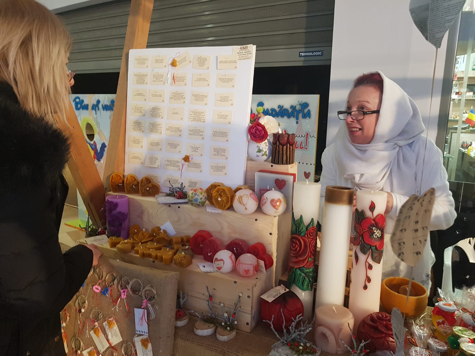 VIDEO&FOTO/ Badantă în Italia, artistă în România. Elena Mihăilă sculptează în ceară faraoni, motociclete, pălării sau flori: "Dacă greșești, topești totul și o iei de la capăt"