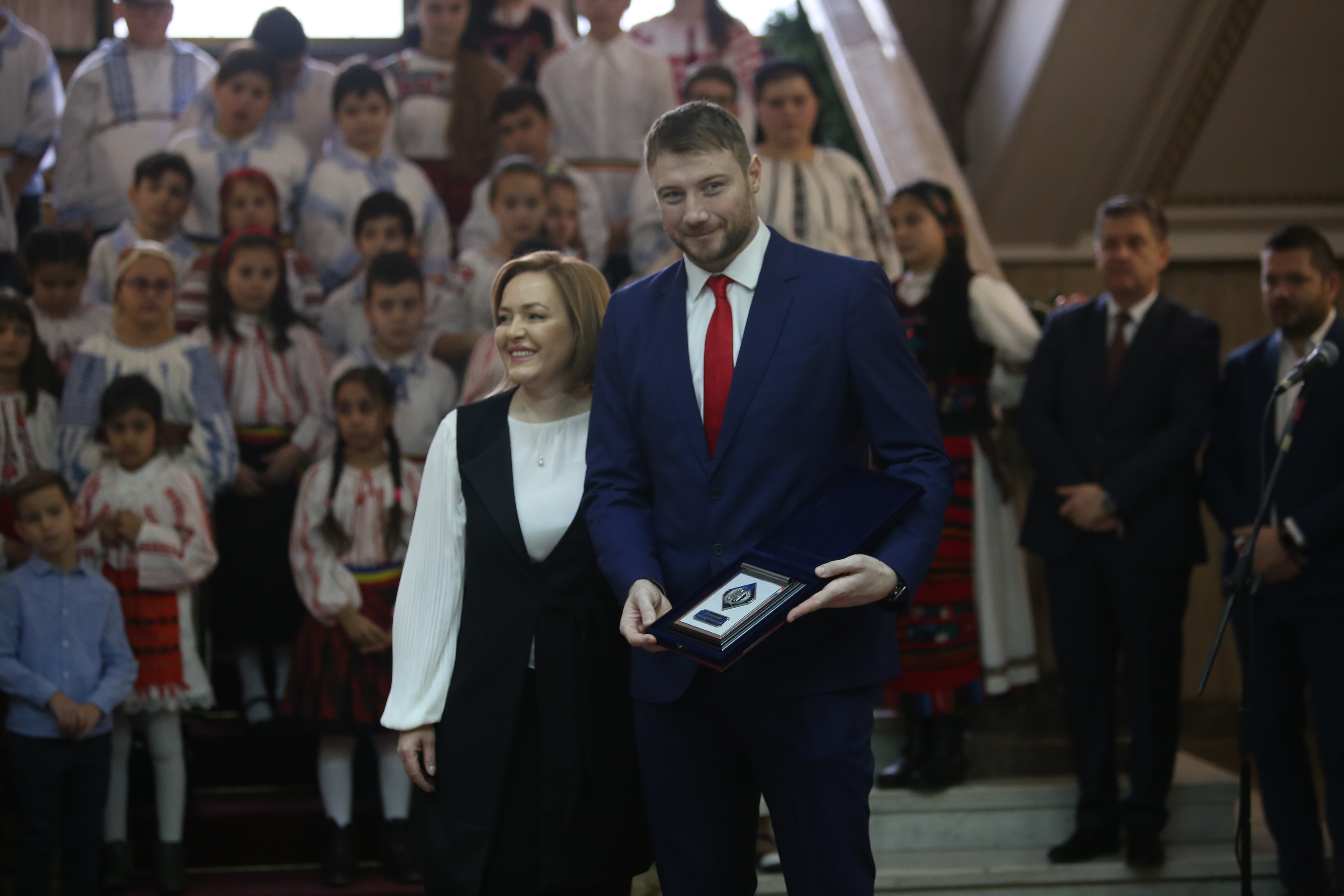 GALERIE FOTO / Moș Crăciun, intrare spectaculoasă, la petrecerea de la CS Dinamo