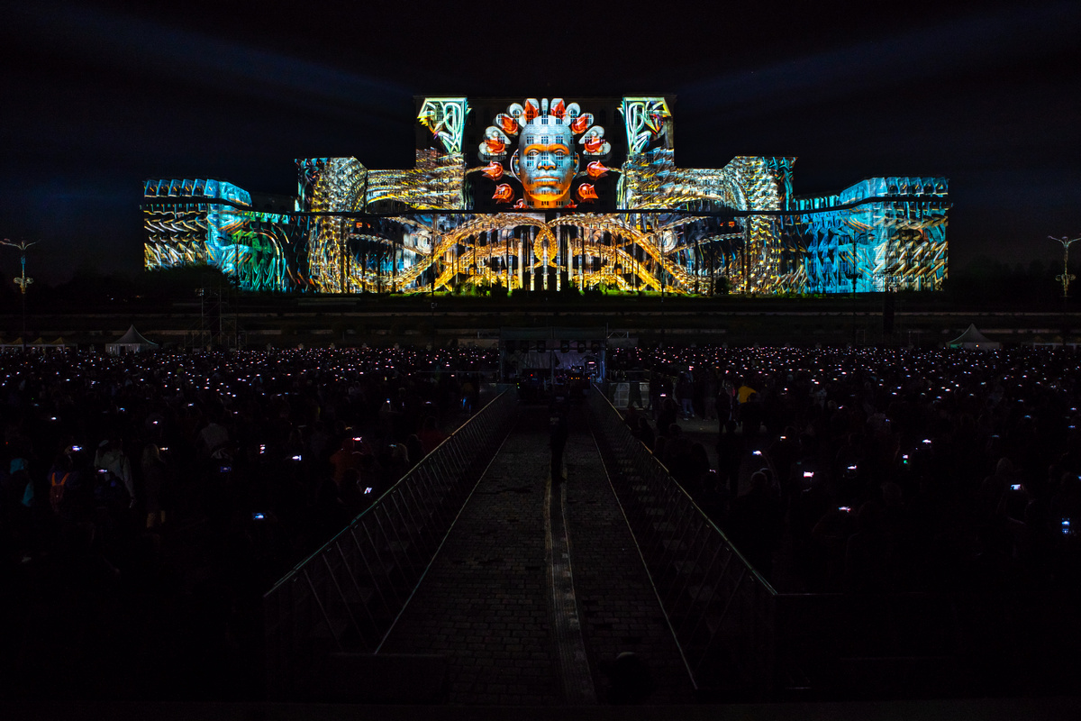 iMapp Bucharest 2021, evenimentul care luminează sâmbătă Palatul Parlamentului. Care e programul
