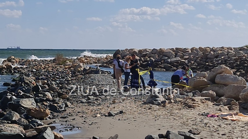 Cadavrul unui bebeluș, găsit pe plajă, la Eforie Nord. „Era într-un săculeț menajer închis”