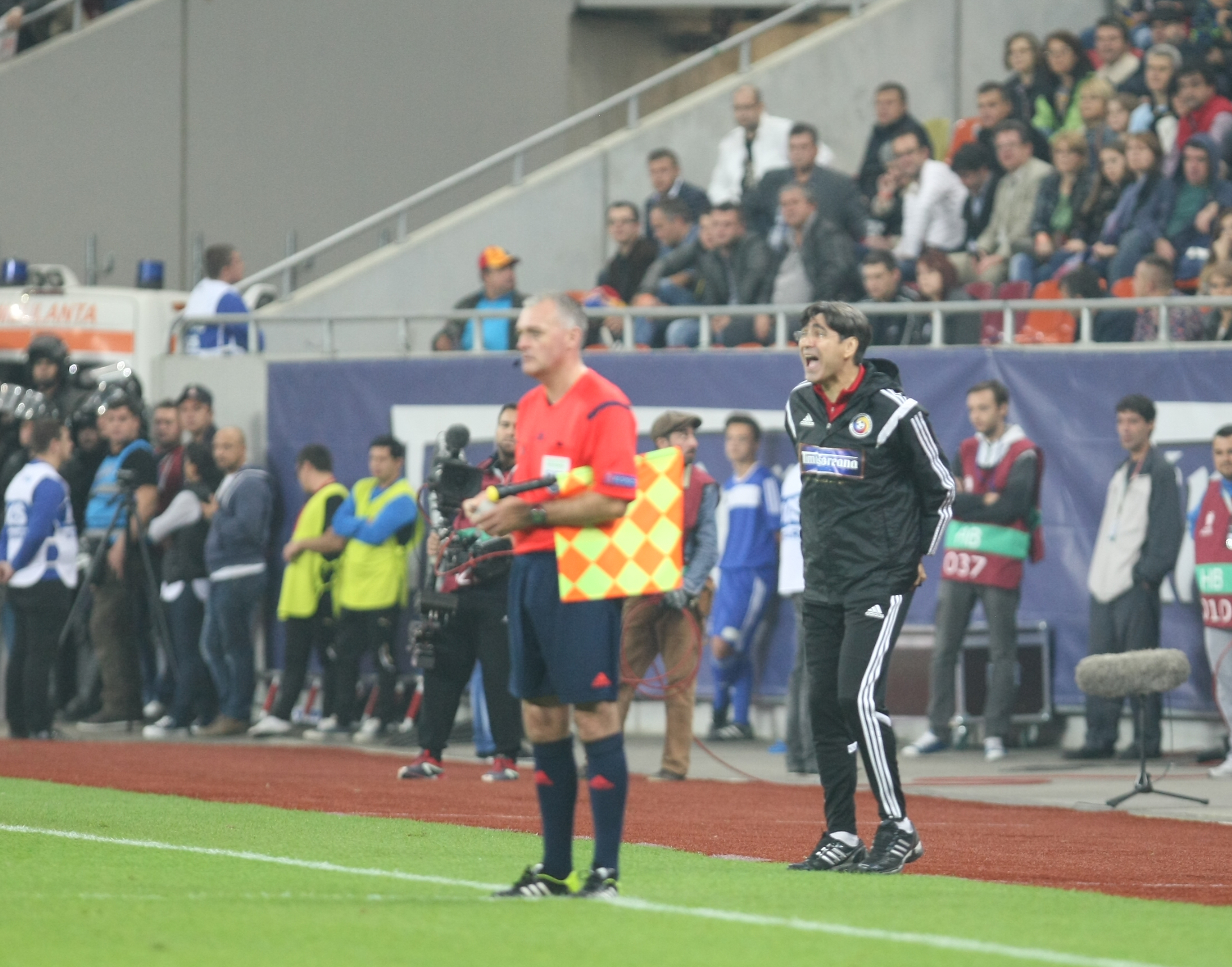 LIVE BLOG / FOTO&VIDEO. MECIUL ANULUI, ROMÂNIA - UNGARIA 1-1