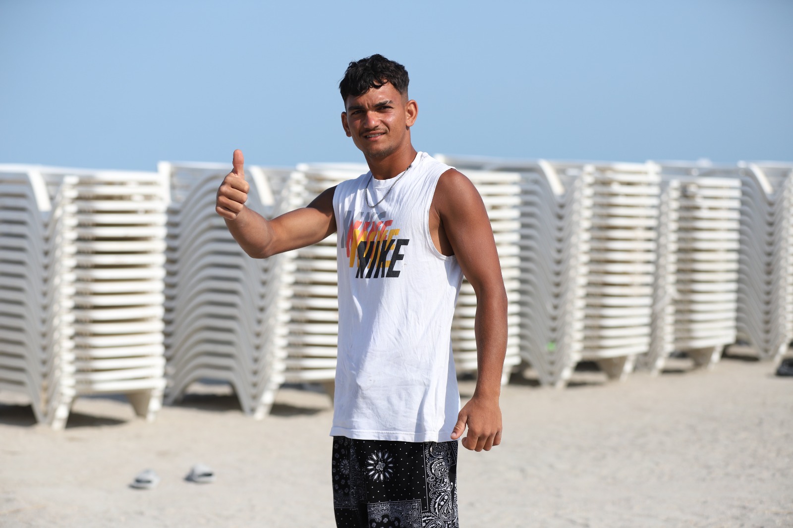 VIDEO Neştiuta poveste a lui Ianis, eroul de 17 ani care a salvat de la înec o tânără, în staţiunea Costineşti