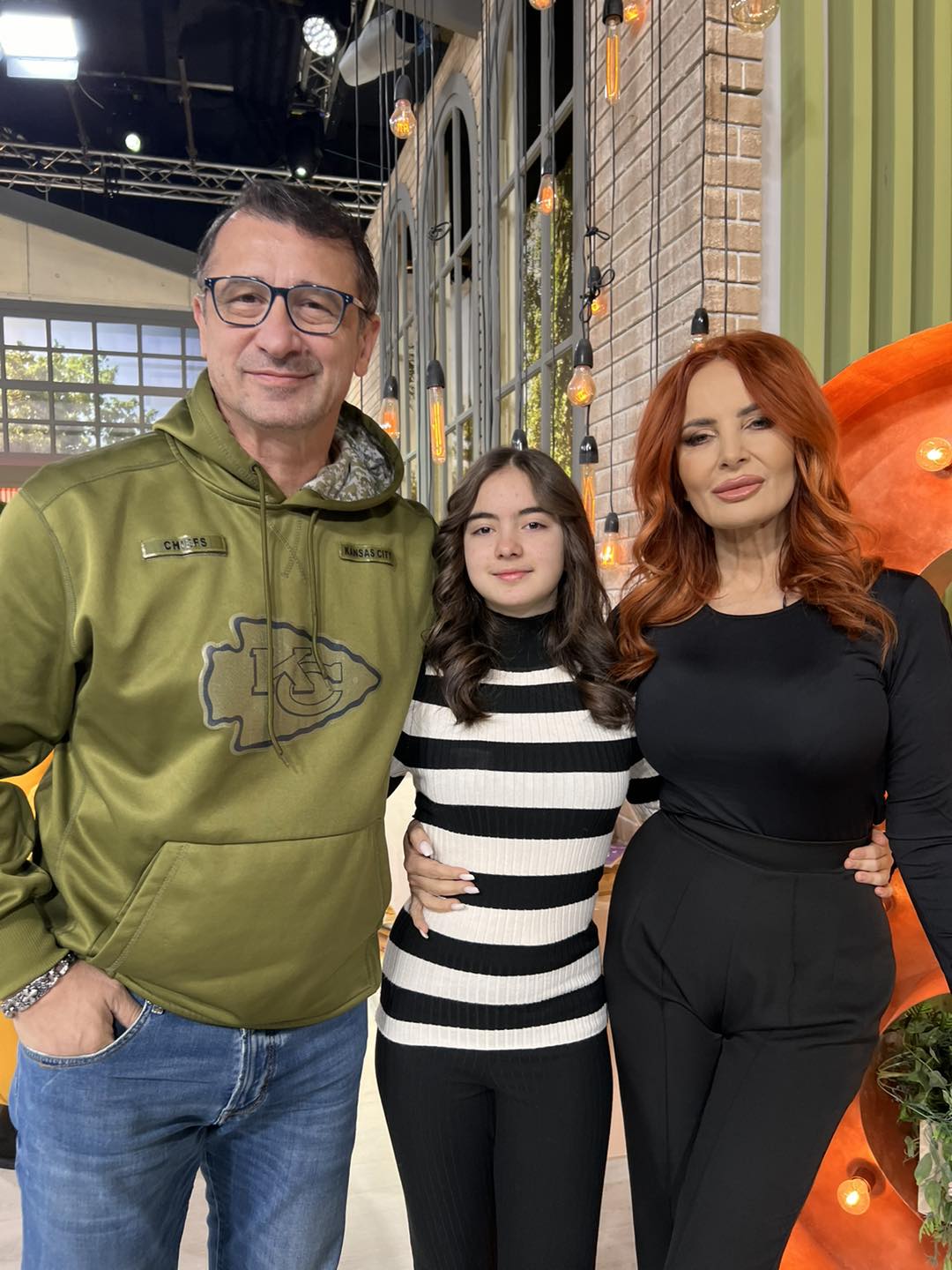 Ce intervenții estetice are Daniela Gyorfi. Artista nu se sfiește să recunoască. „De mine se spune că sunt cea mai operată”