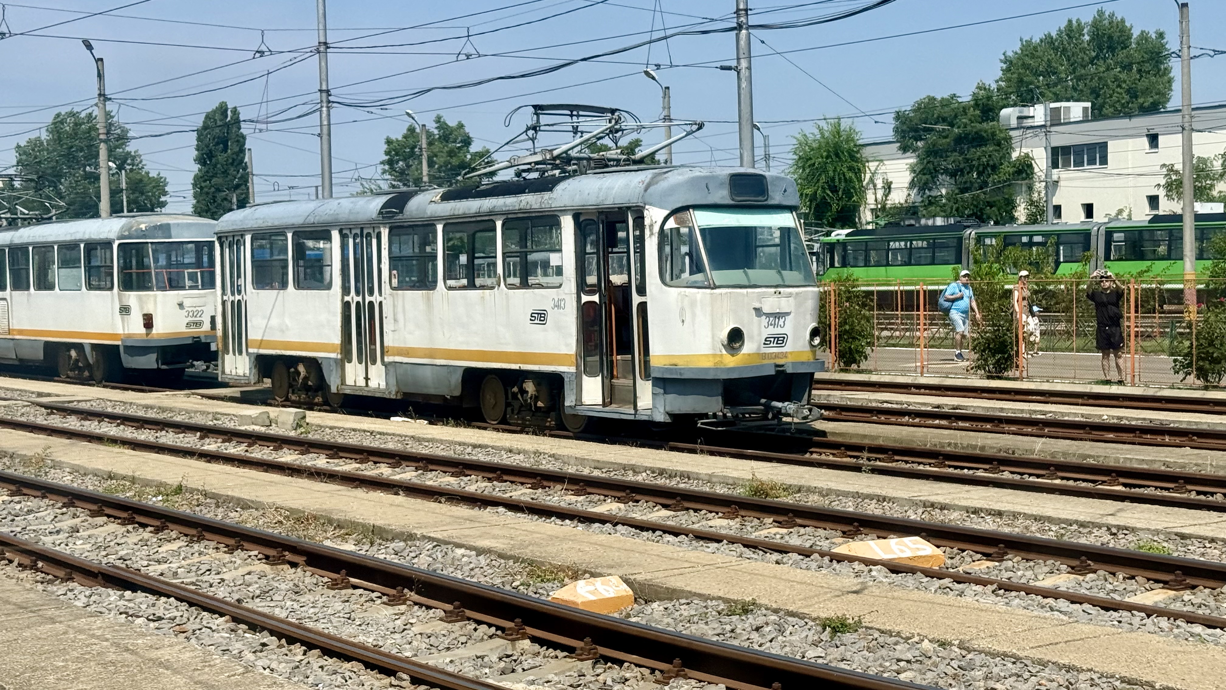Ultima oprire pentru tramvaiele Tatra: Depoul Militari și-a deschis porțile pentru zeci de pasionați