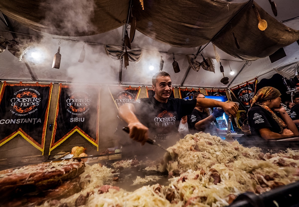 Atmosferă de poveste la Festivalul Medieval din Sibiu 2017. Cavaleri, domnițe și rock medieval în Piața Mare