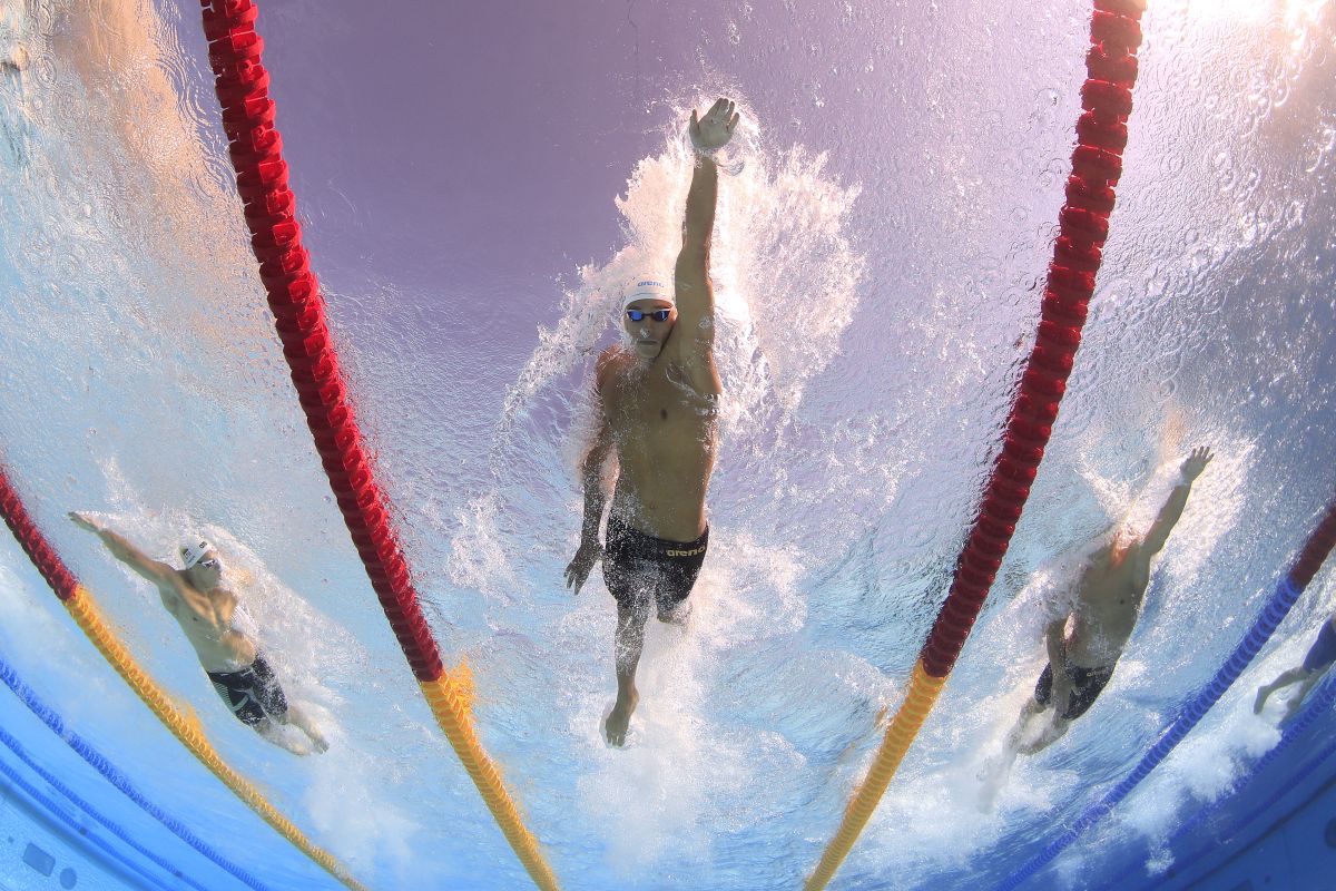 Cine transmite la TV finala lui David Popovici. La ce oră începe proba de 200 m liber de la Campionatele Europene de Natație Paris 2026