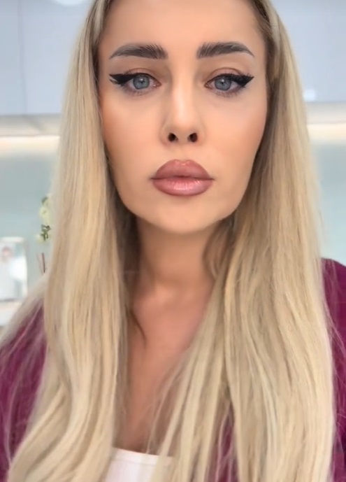 Cum arată Oana Monea nemachiată. Și-a șters make-up-ul în fața fanilor ei: „Aud mereu același lucru: «Ai riduri! De ce nu le injectezi»”