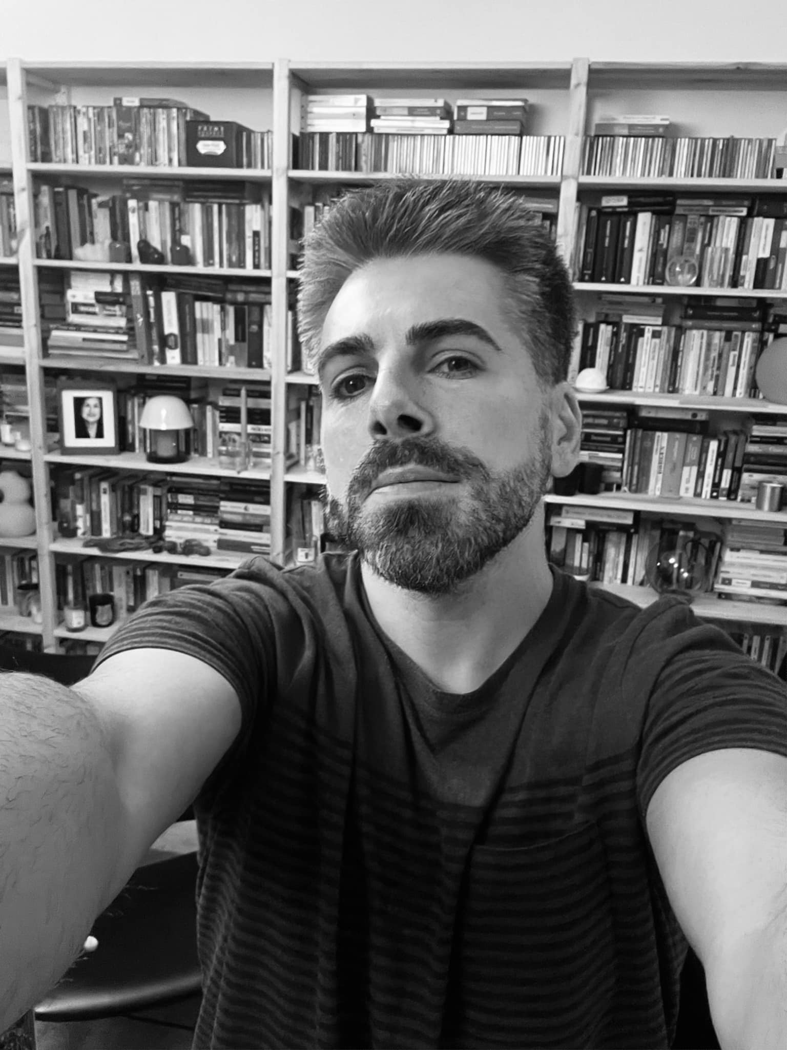 De ce Maurice Munteanu refuză să își cumpere haine din mall. Preferă să meargă la magazine second-hand: „Sunt câteva branduri care îmi plac”