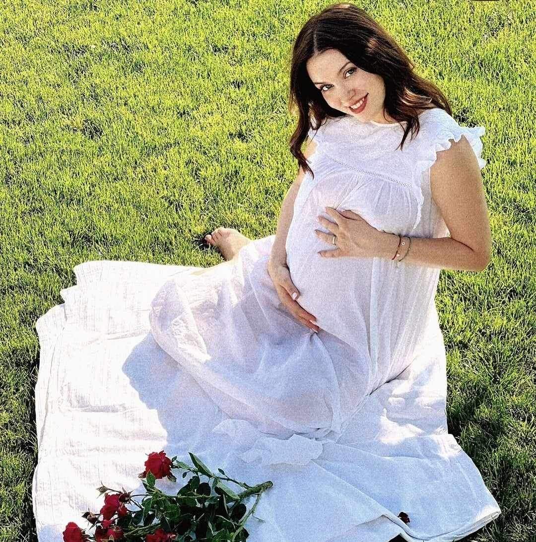 Cum arată Anca Dumitra în luna a noua de sarcină. Gianina din „Las Fierbinți” va aduce pe lume primul ei copil. „Urma să fie în câteva zile”