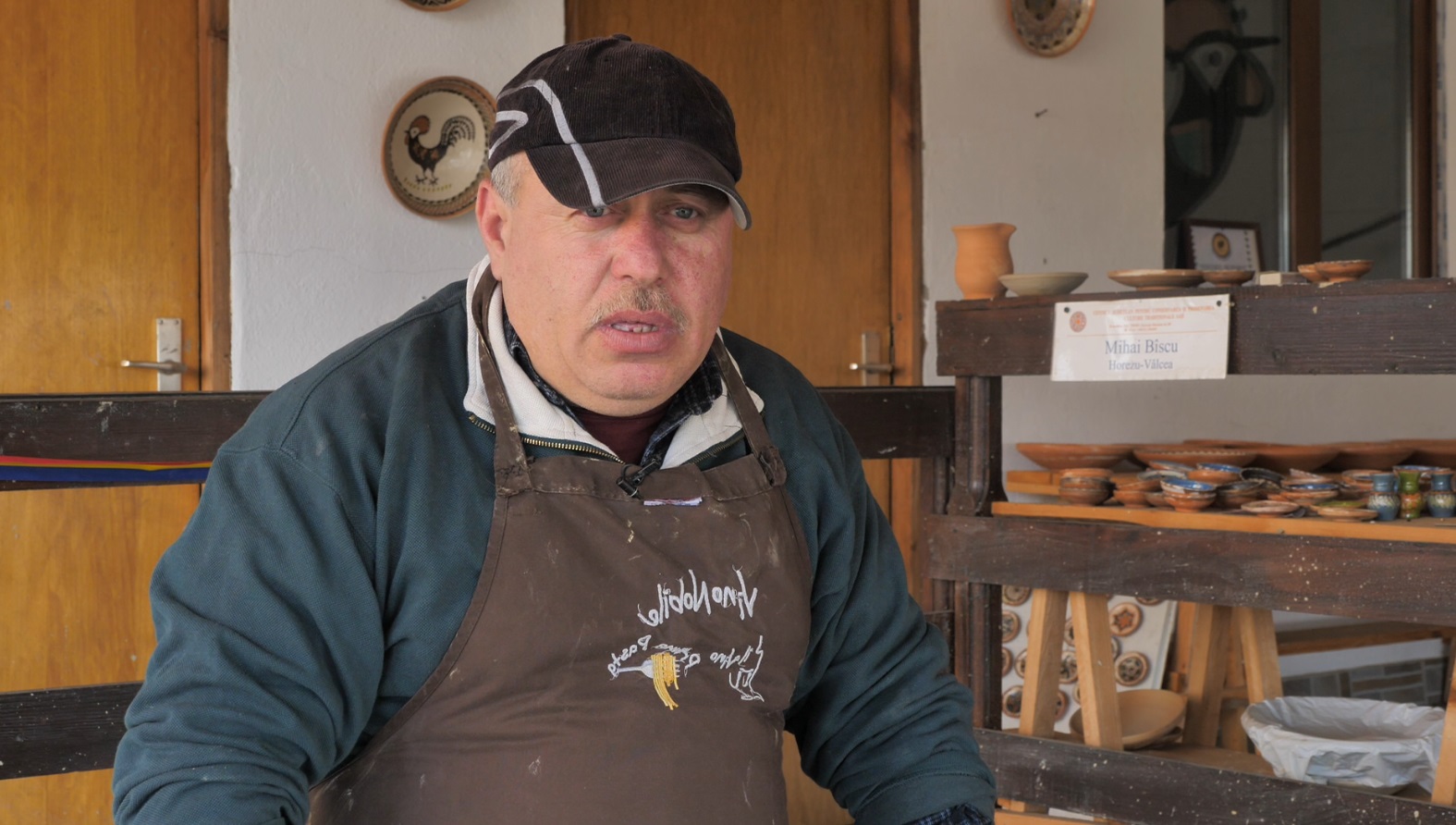 CAMERA ASCUNSĂ | Nemiloasa economie de piață. Ceramica de Bulgaria oprește roata olarilor din Horezu