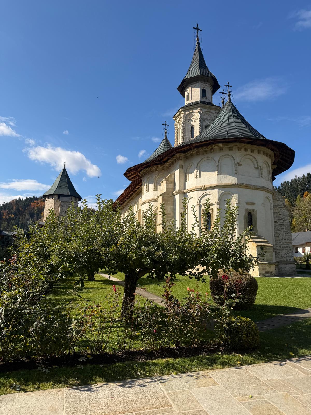 Redescoperă Bucovina: o călătorie printre mănăstiri, muzee și aventuri pline de adrenalină
