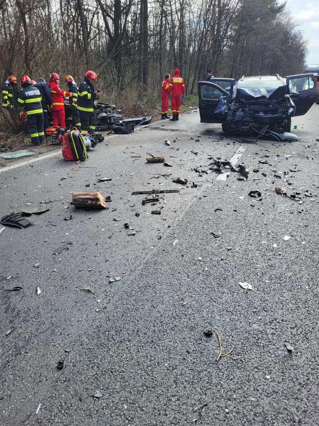 Accident cu patru mașini, pe DN2, la Sintești. O persoană a murit, alte cinci au fost rănite. A fost activat planul roșu de intervenție