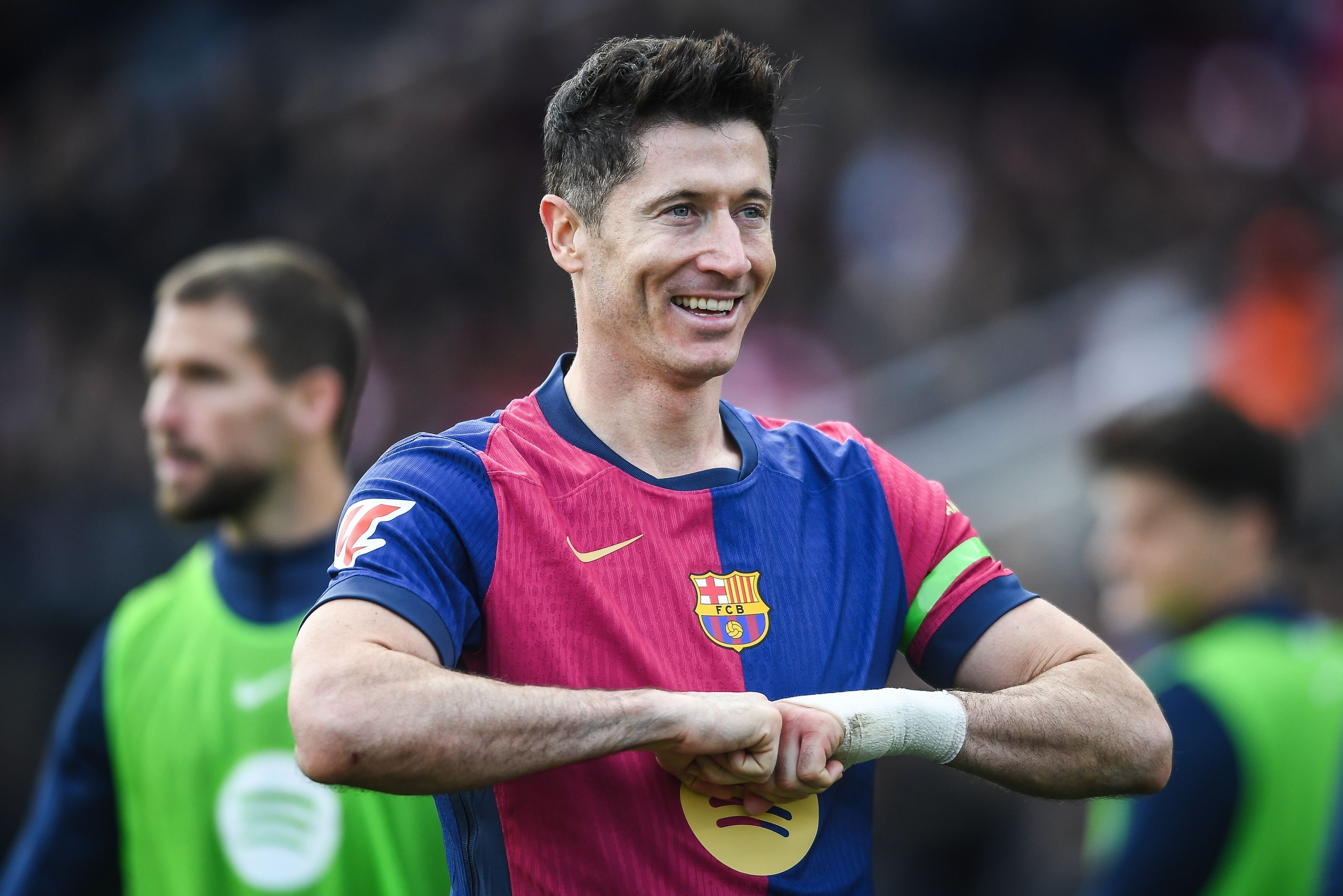 Reacția lui David Beckham când l-a văzut pe Robert Lewandowski la bustul gol. Comentariul lui a primit mii de like-uri