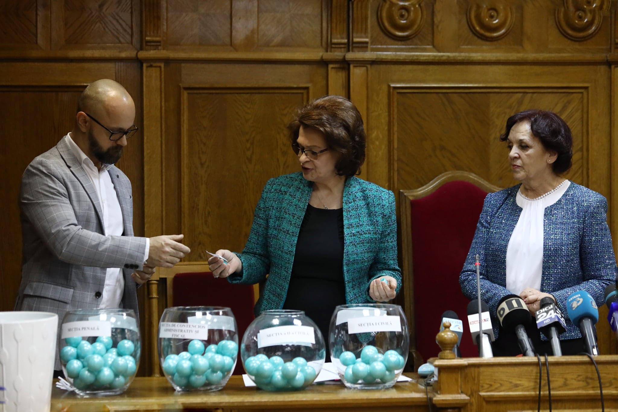 UPDATE / Lista cu noile completuri de 5 judecători, pentru 2019 (GALERIE FOTO)