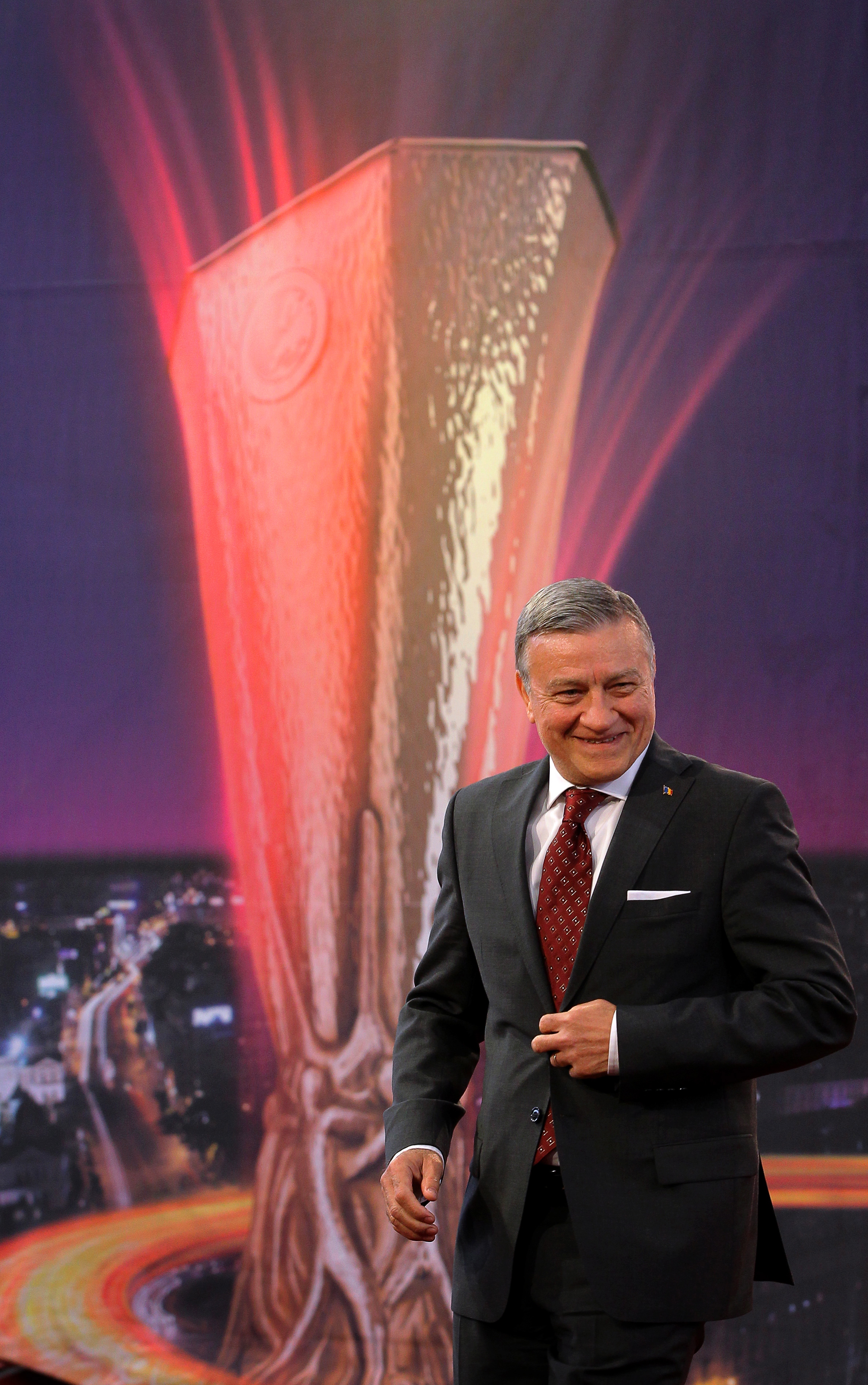 Mircea Sandu, atac la baionetă: ”Belo și Vlădoiu, cărătorii de mingi. Rușinos!”