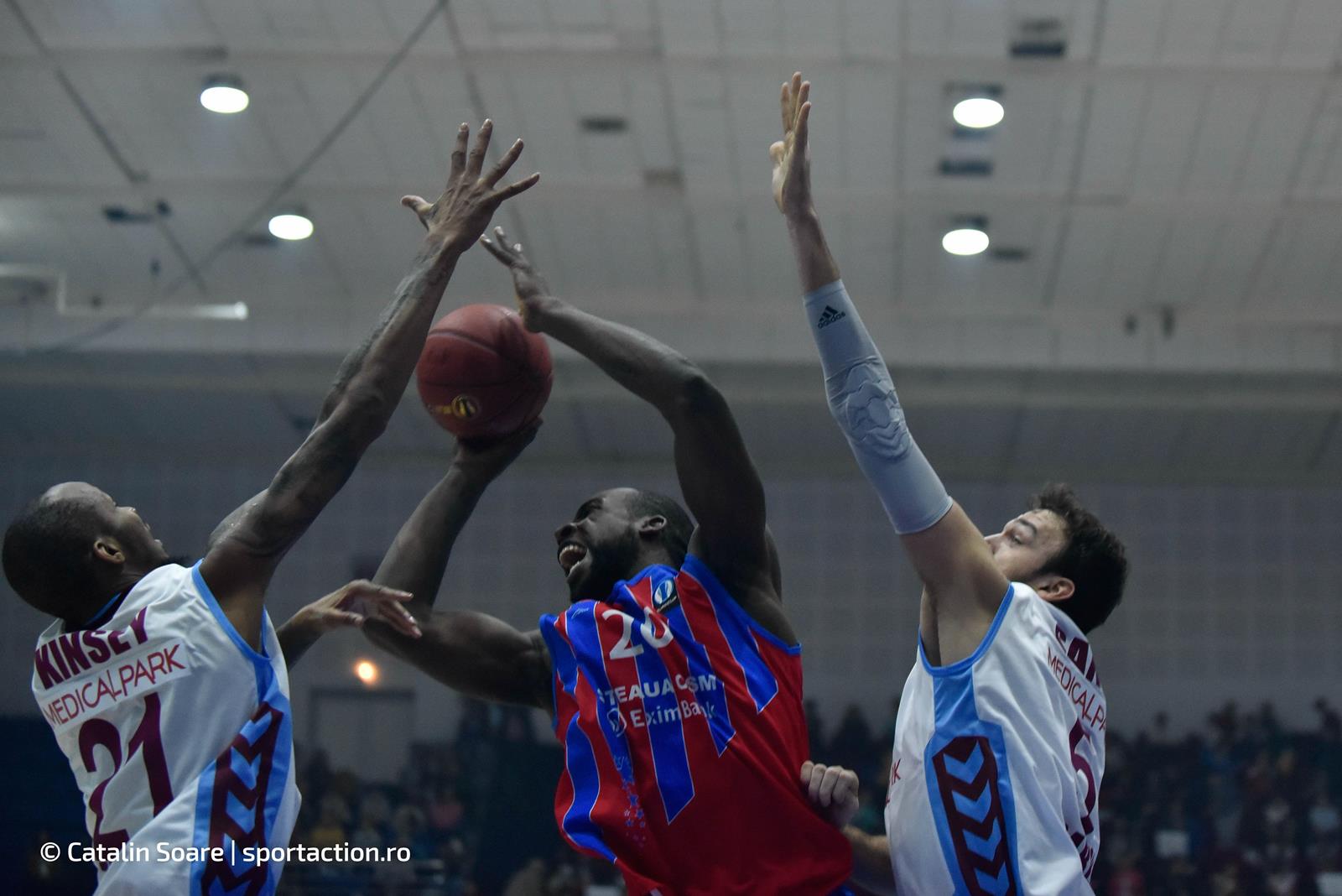 Eurocup: Steaua - Trabzonspor 76-71. ^Galeria boicoteză FCSB-ul, dar a făcut show la baschet
