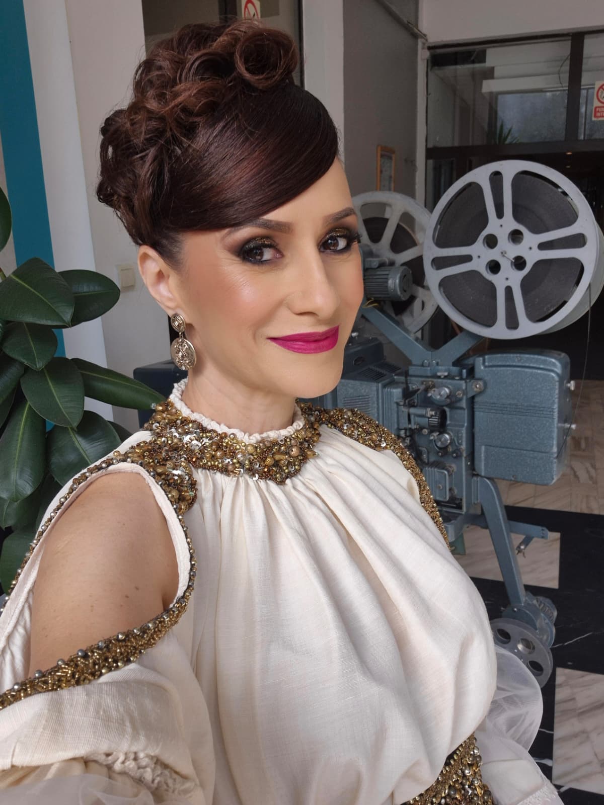 Iuliana Tudor revine la TVR 1. Ce schimbări apar în al doilea sezon al emisiunii „Petrecere… cu cântec”: „Noua mea colegă de platou”