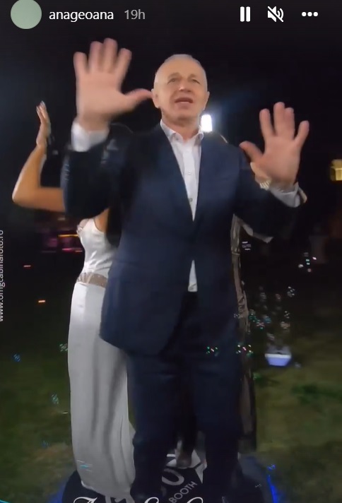 Mihaela Geoană, foarte elegantă la petrecerea de logodnă a fiicei sale. Cum arată soția lui Mircea Geoană la 59 de ani