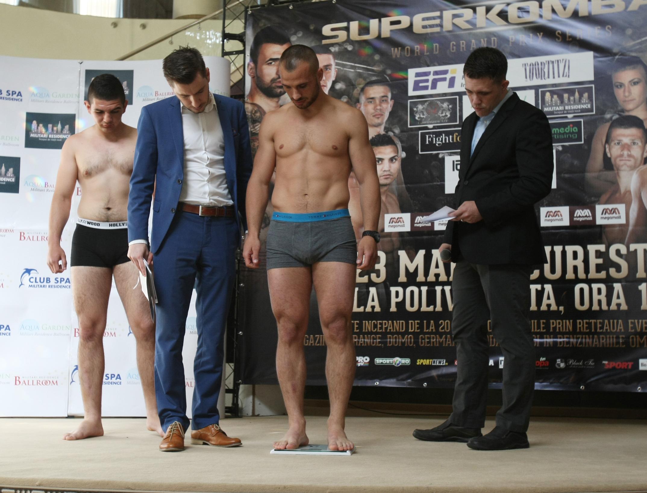 Luptătorii de la Superkombat București au trecut cu bine de proba cântarului oficial / GALERIE FOTO