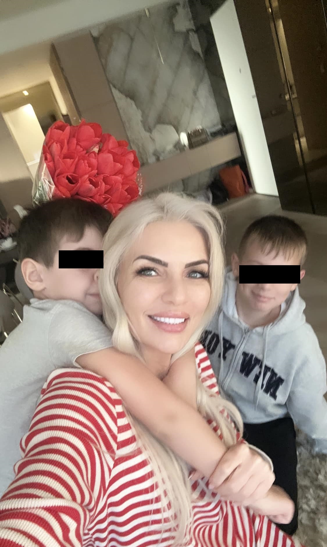 Imagini rare din casa în care locuiește Laura Vicol. Ce avere ar avea soția lui Vladimir Ciorbă