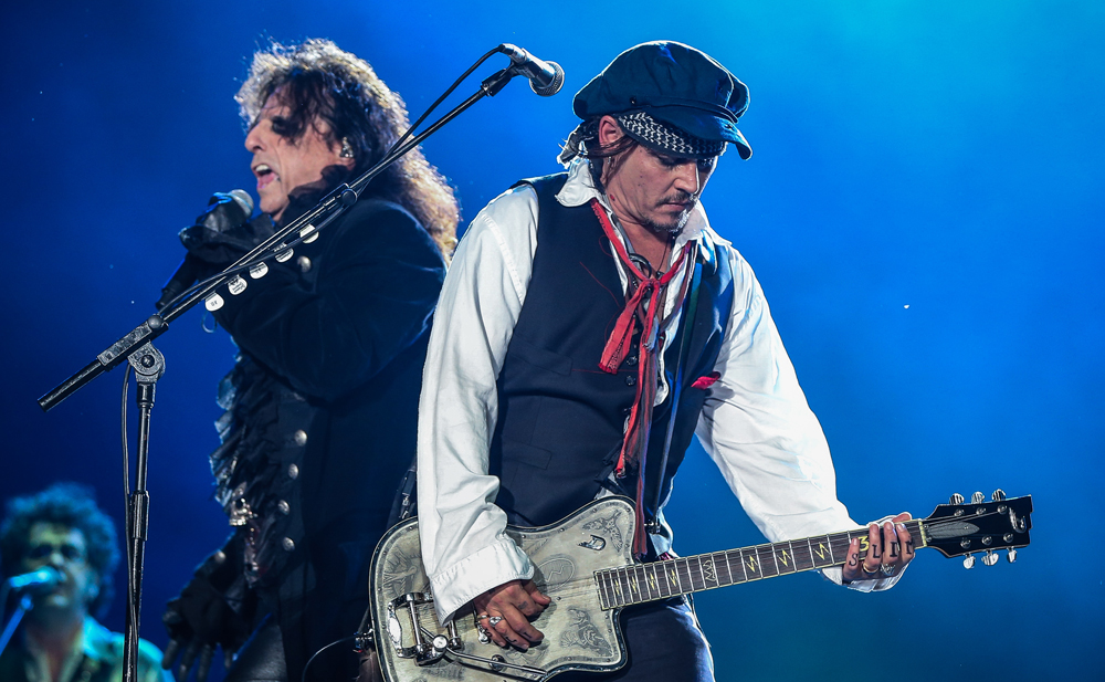 Johnny Depp, găsit inconștient într-o cameră de hotel din Budapesta. Trupa The Hollywood Vampires a anulat două concerte