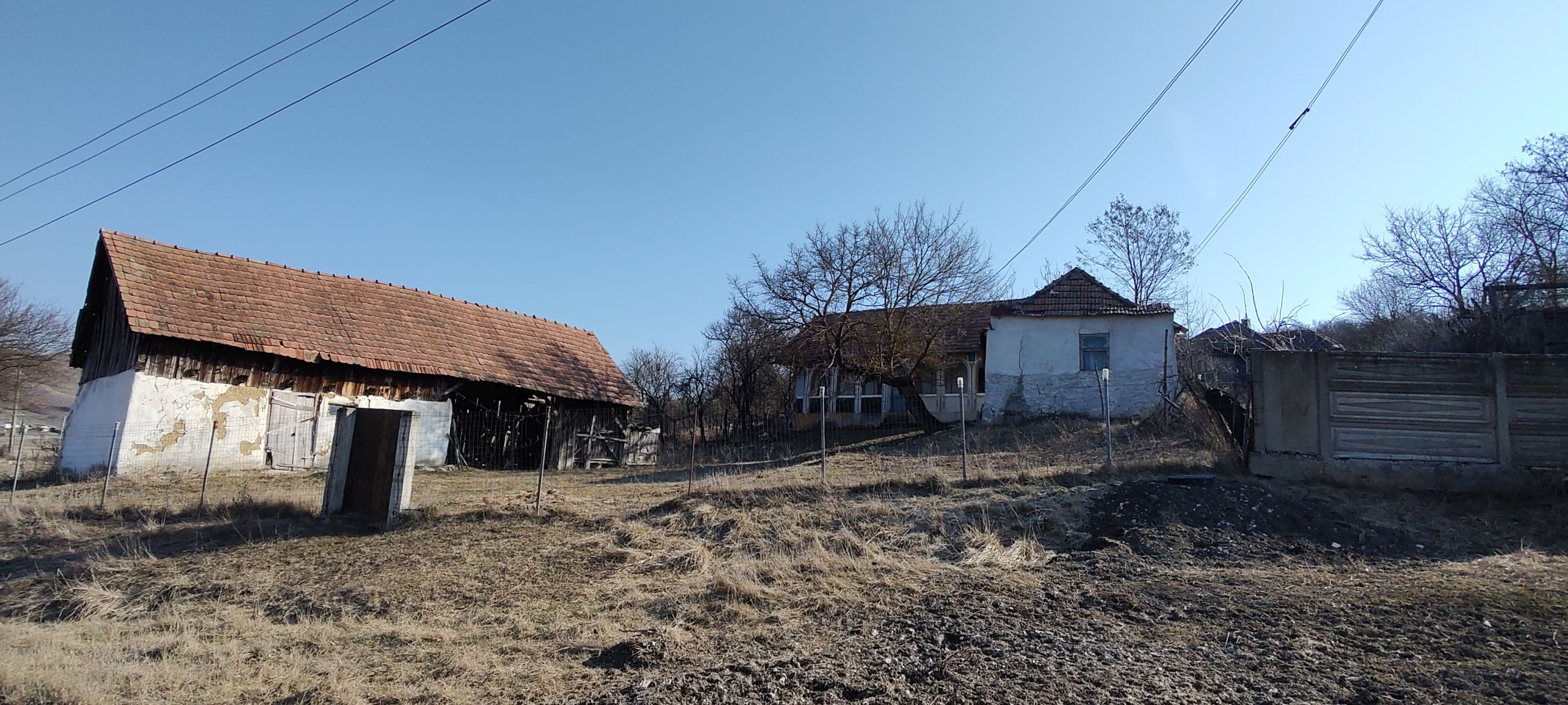 Cătunul cu 20 de locuitori din Transilvania situat pe un masiv de sare. Scos din izolare prin asfaltarea drumului și o bază de agrement de 3 milioane de euro