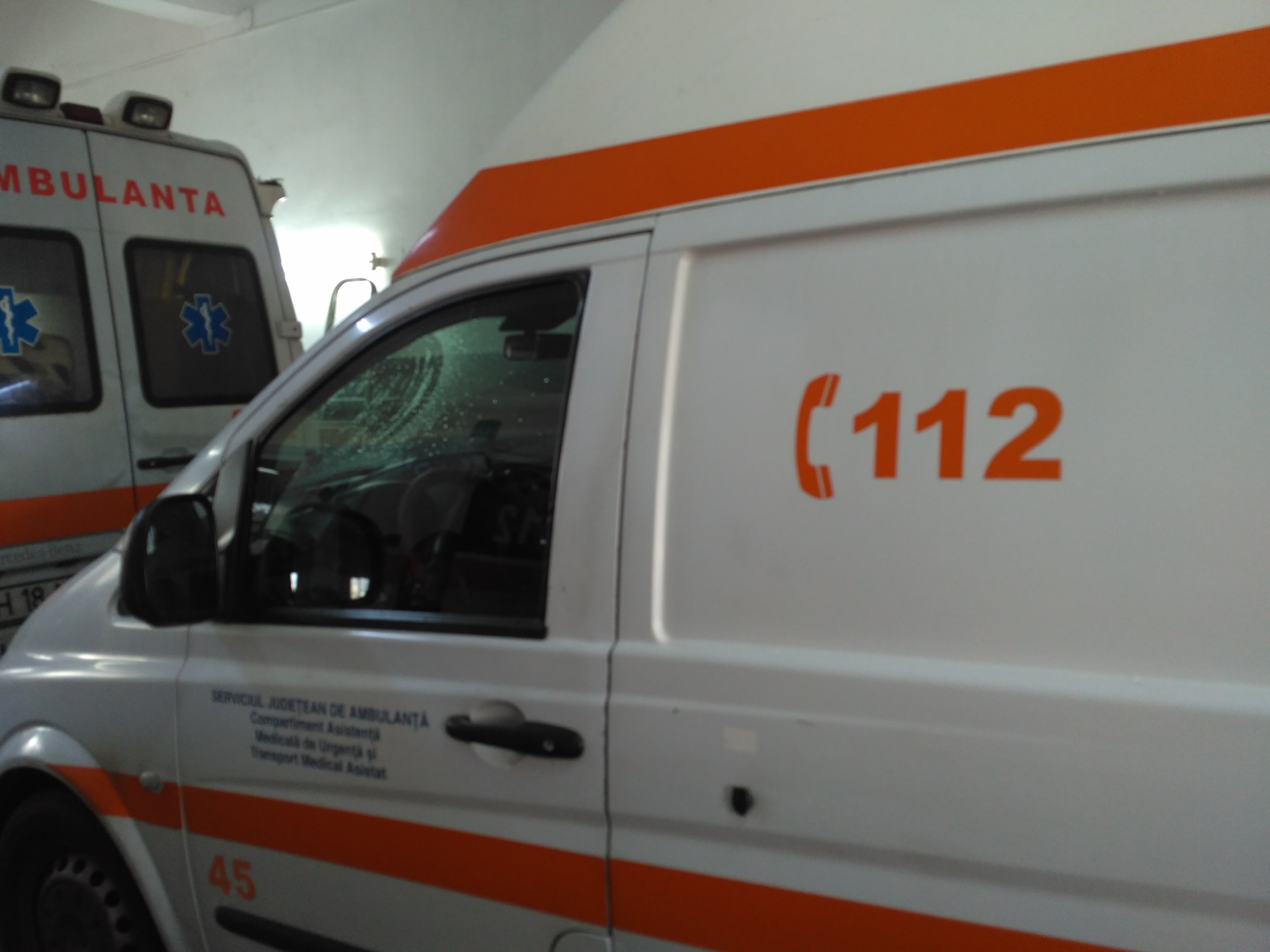 A chemat ambulanța ca să ajungă la discotecă, iar apoi s-a lăudat pe Facebook