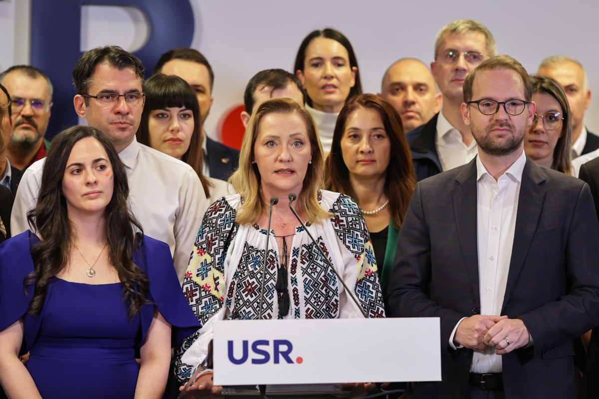 Elena Lasconi a vorbit despre frică în seara vorbelor mari și procentelor mici. Candidata USR, către jurnaliști: „Suntem într-un scenariu îngrozitor!”
