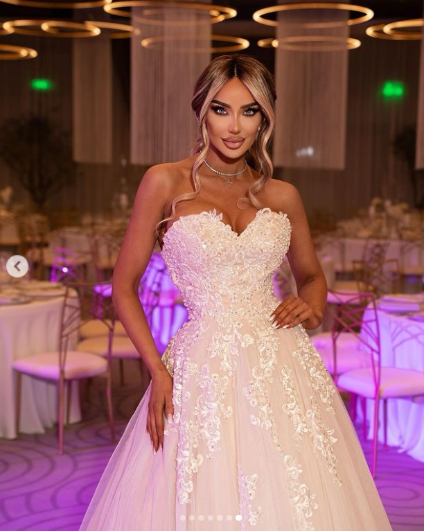 Imagini cu Bianca Drăgușanu în rochie de mireasă, în restaurantul lui Gabi Bădălău. Cum și-a explicat apariția