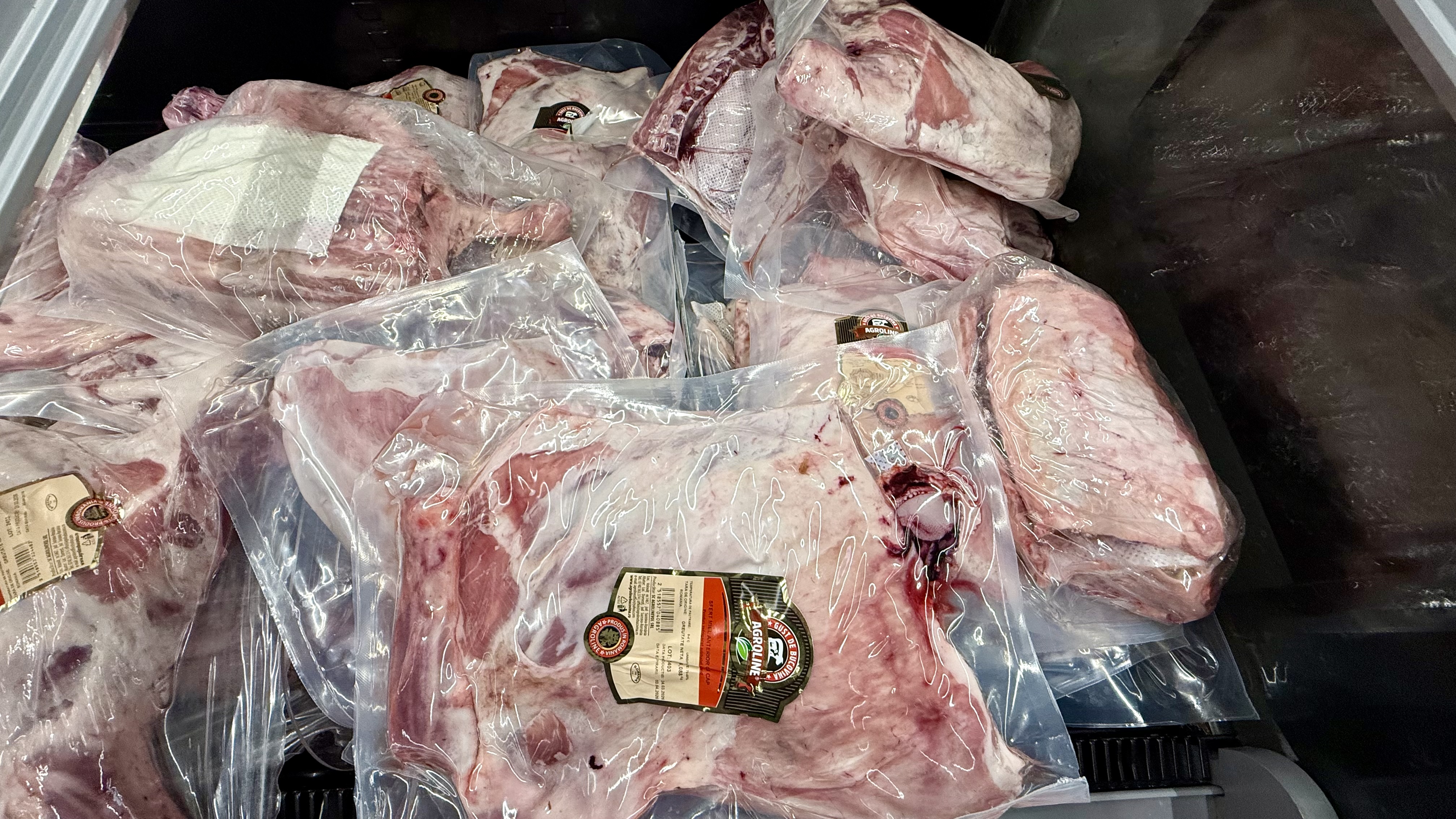 Cât costă kilogramul de carne de miel în supermarket? Mult mai scump decât în piață!