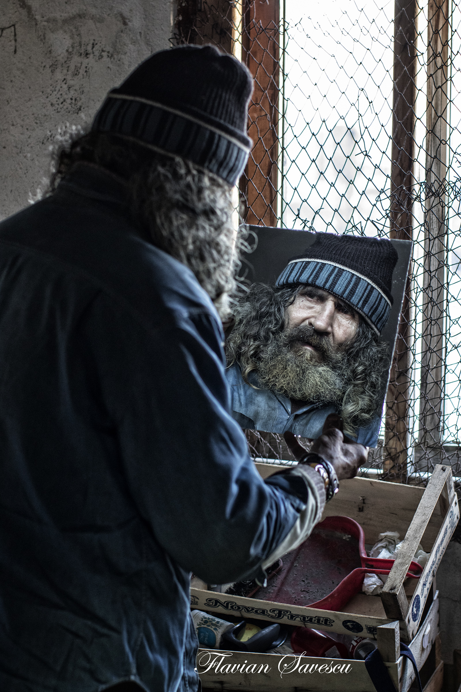 REPORTAJ/Povestea lui Juju, filosoful homeless din Anina: "Eu sunt fericit. Ştii cum a murit Tolstoi? Sărac. Şi în frig“|FOTO