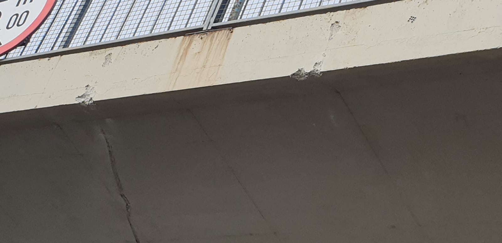 Accident pe Autostrada Soarelui (A2): un tanc pe platformă, un pasaj și un autotren