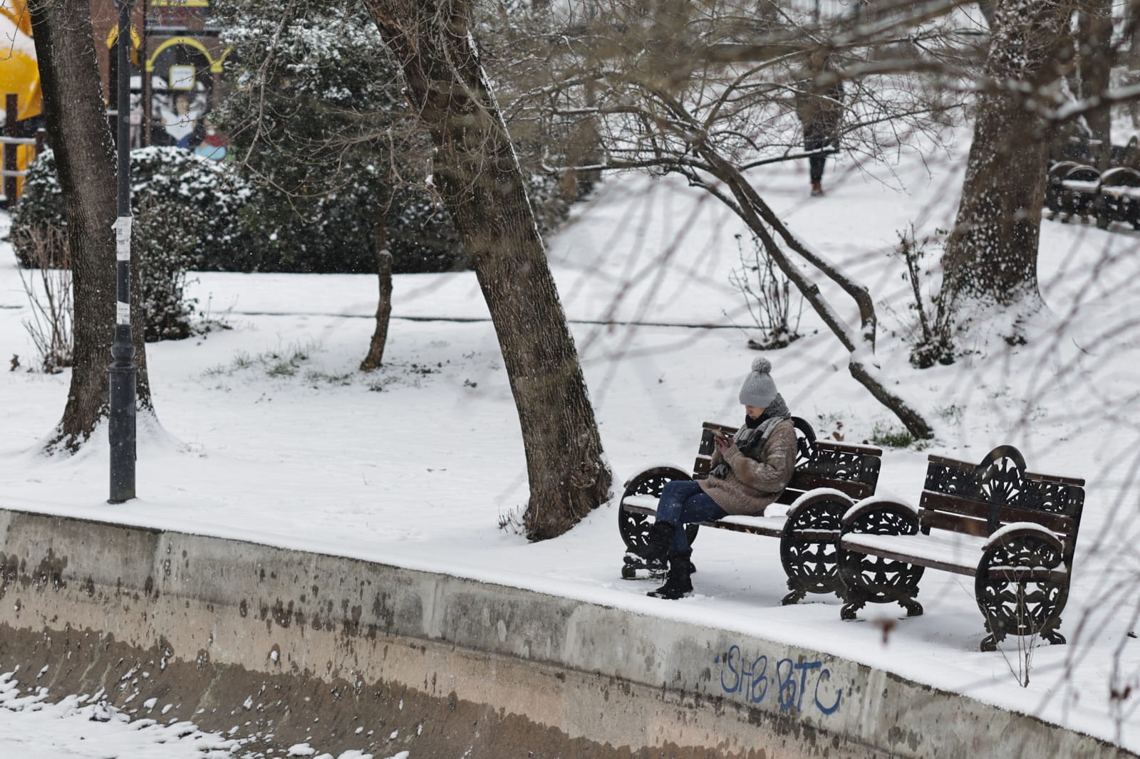 Cum arată Bucureștiul după prima ninsoare din această iarnă
