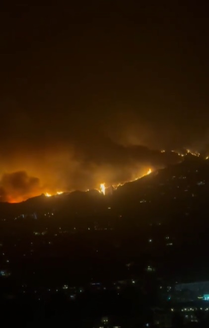 Andra Gogan a filmat de la fereastra apartamentului ei incendiul uriaș din Los Angeles: „Mi-am făcut bagajul”