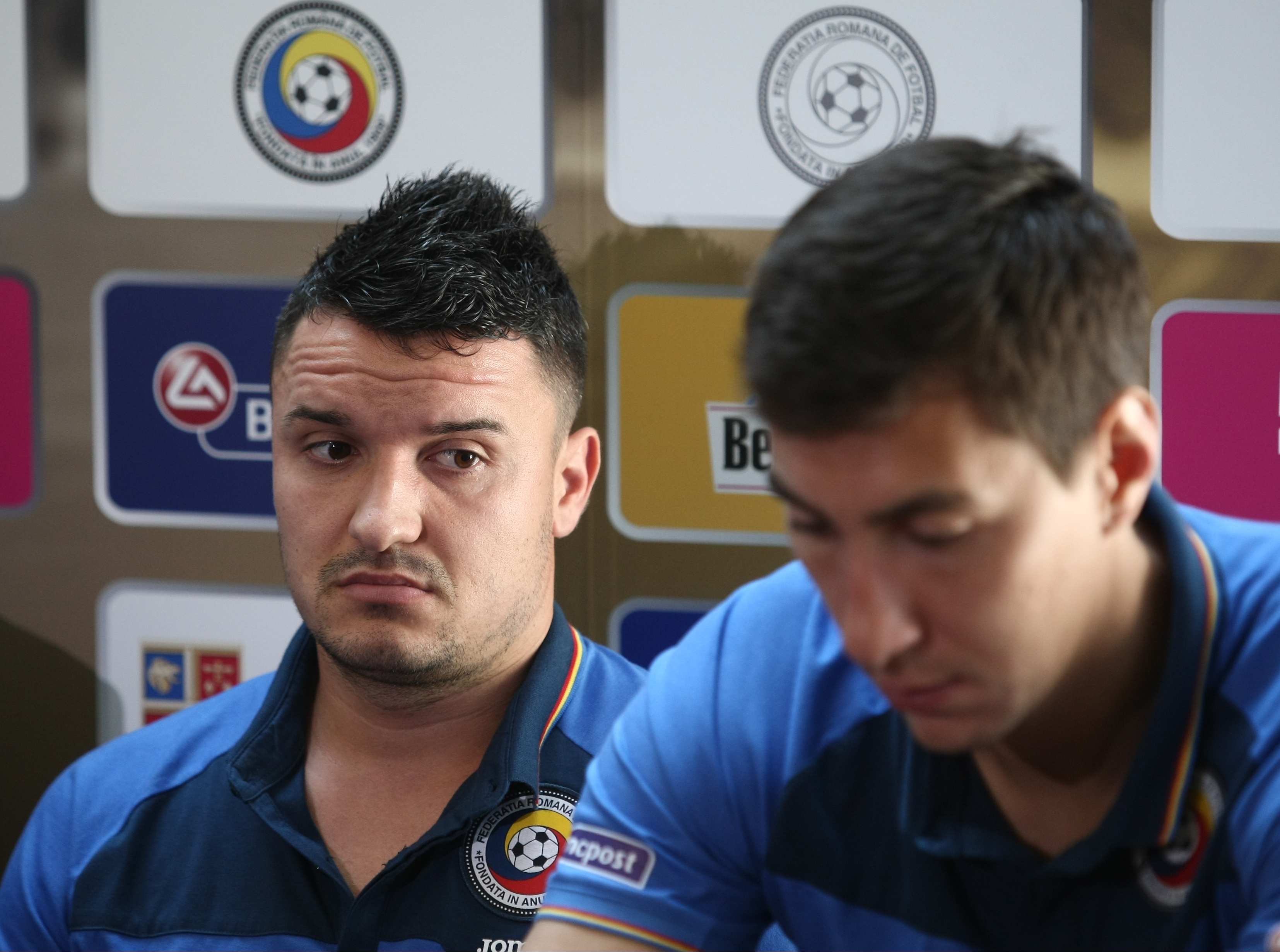 Schimb de replici fabuloase între Iordănescu și Budescu. ”Aștept să te apuci de fotbal”. ”Ce vrei, bă, cine ești?” / GALERIE FOTO