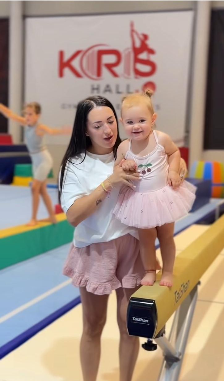Larisa Iordache, imagini adorabile cu fiica ei pe bârnă: „Pas cu pas, descoperim bucuria mișcării”