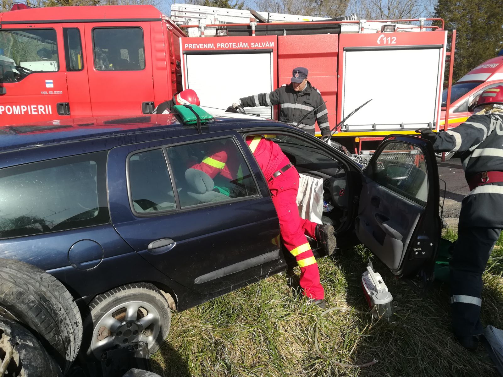 FOTO/ Șase răniți, într-un grav accident petrecut lângă Neptun. La fața locului intervine inclusiv elicopterul SMURD