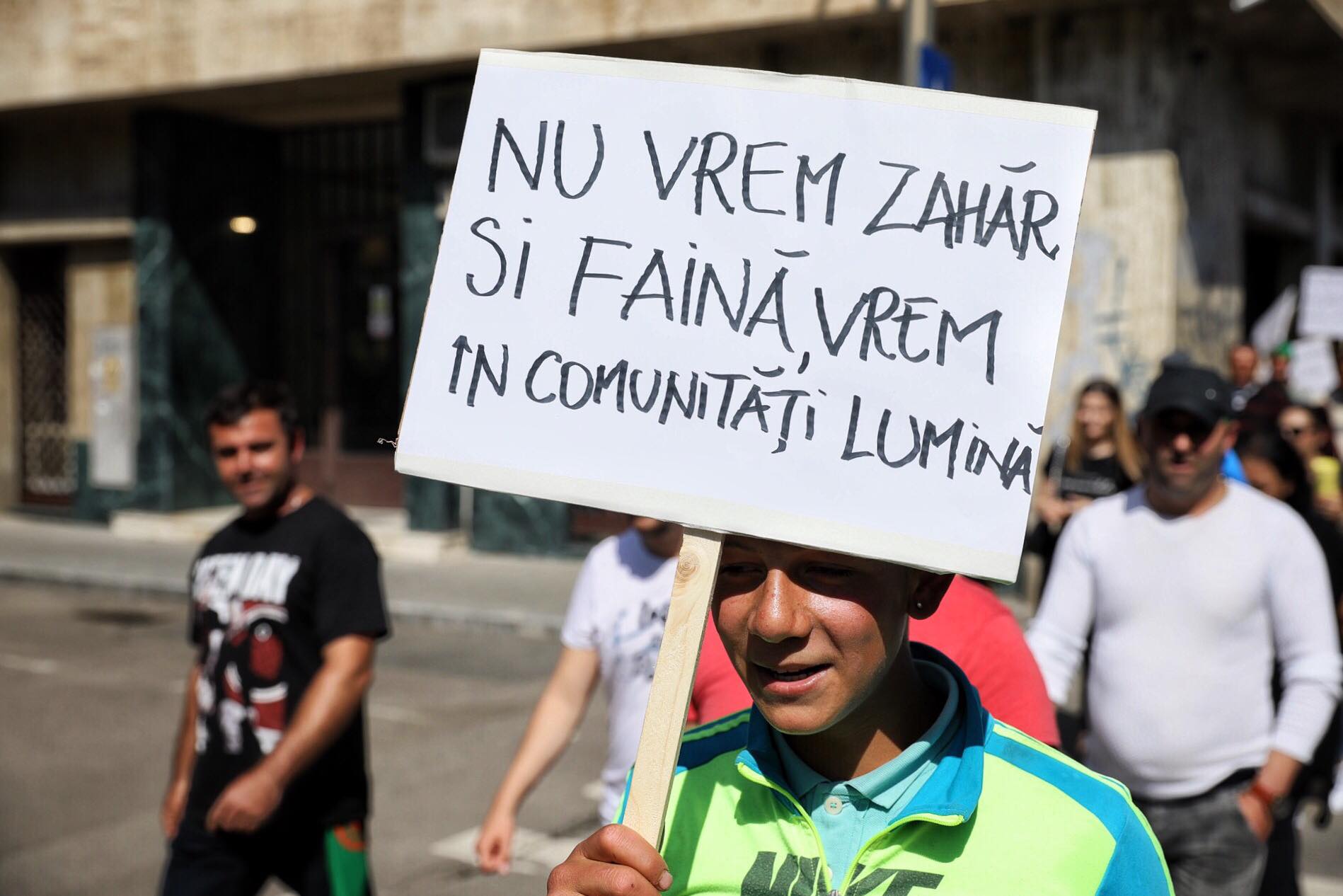GALERIE FOTO / "Ziua Internaţională a Rezistenţei Romilor" a fost celebrată printr-un marș, astăzi, în Capitală