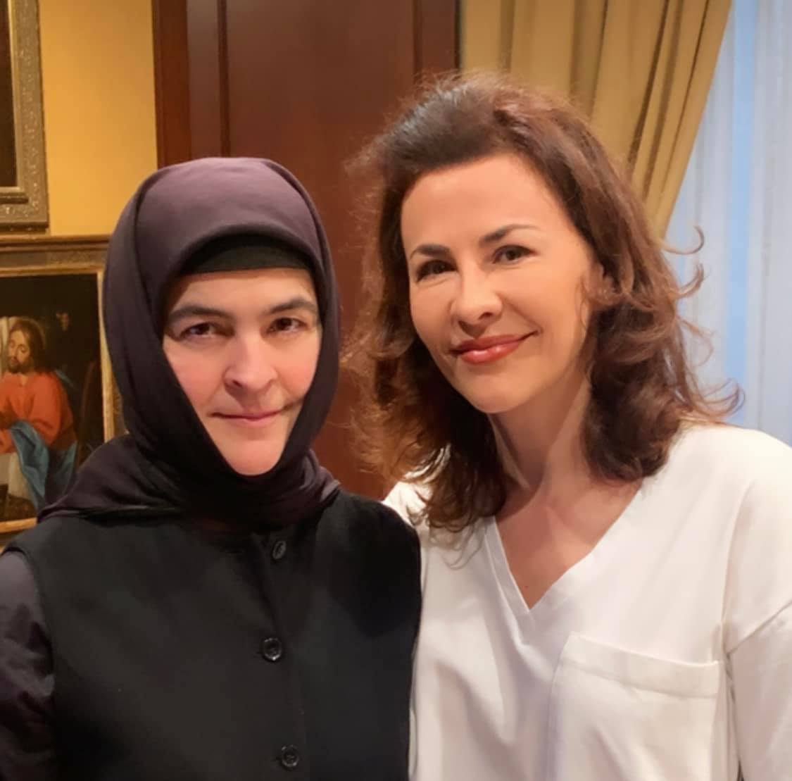 Adina Alberts, ajutată de sora ei, care e măicuță. Ce relație specială are vedeta cu Daniela: „Puterea rugăciunii ei este reală”