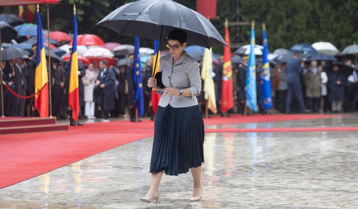 Delia Dinu, cel mai longeviv consilier prezidențial, pleacă de la Cotroceni după 20 de ani. Cine este femeia decorată de trei președinți