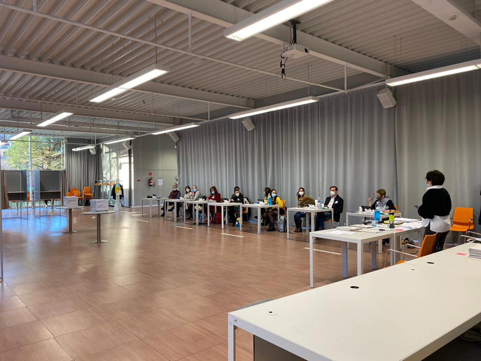 Vot pe versuri de colind în Spania. Membrii secției de votare din Gijon cheamă diaspora la alegeri cu „Leru-i ler”