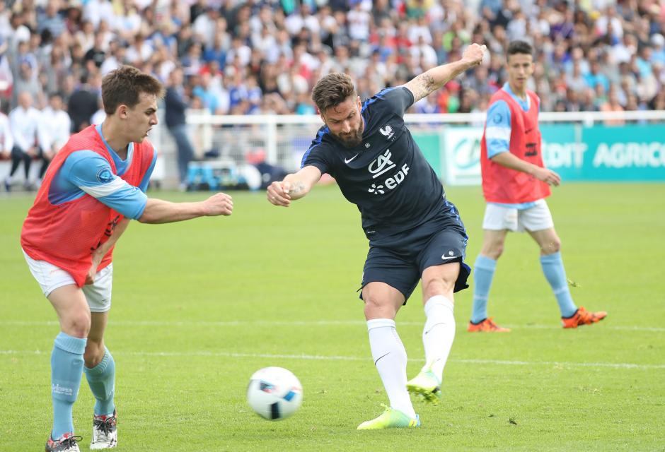 Într-un meci școală, Franța a învins Bayonne Under 19. Lacazette a marcat trei goluri