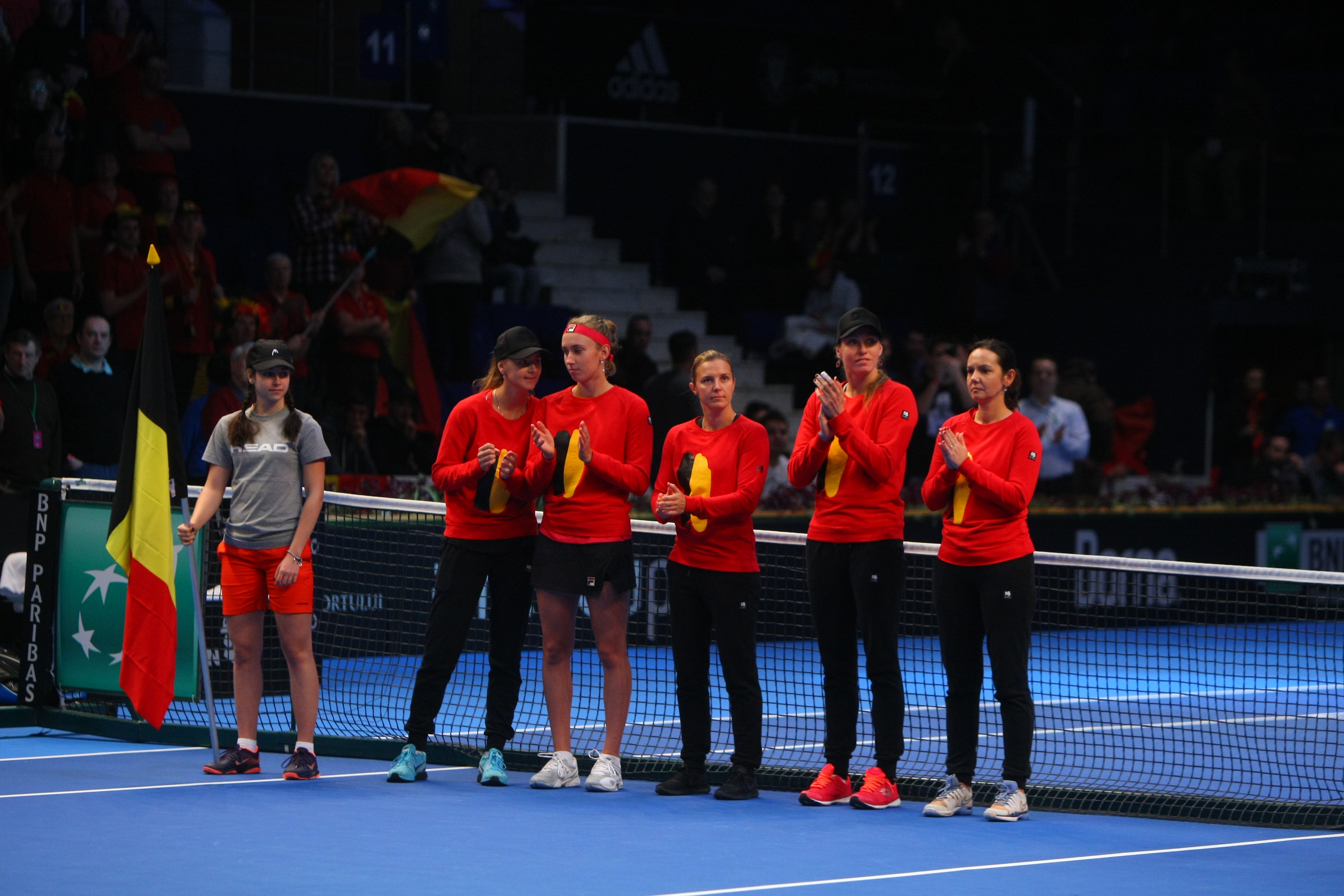 România a fost învinsă de Belgia, în primul tur al Grupei Mondiale II din Fed Cup. Irina Begu a jucat la simplu, dar a pierdut în setul decisiv. Reacții  | FOTO & VIDEO