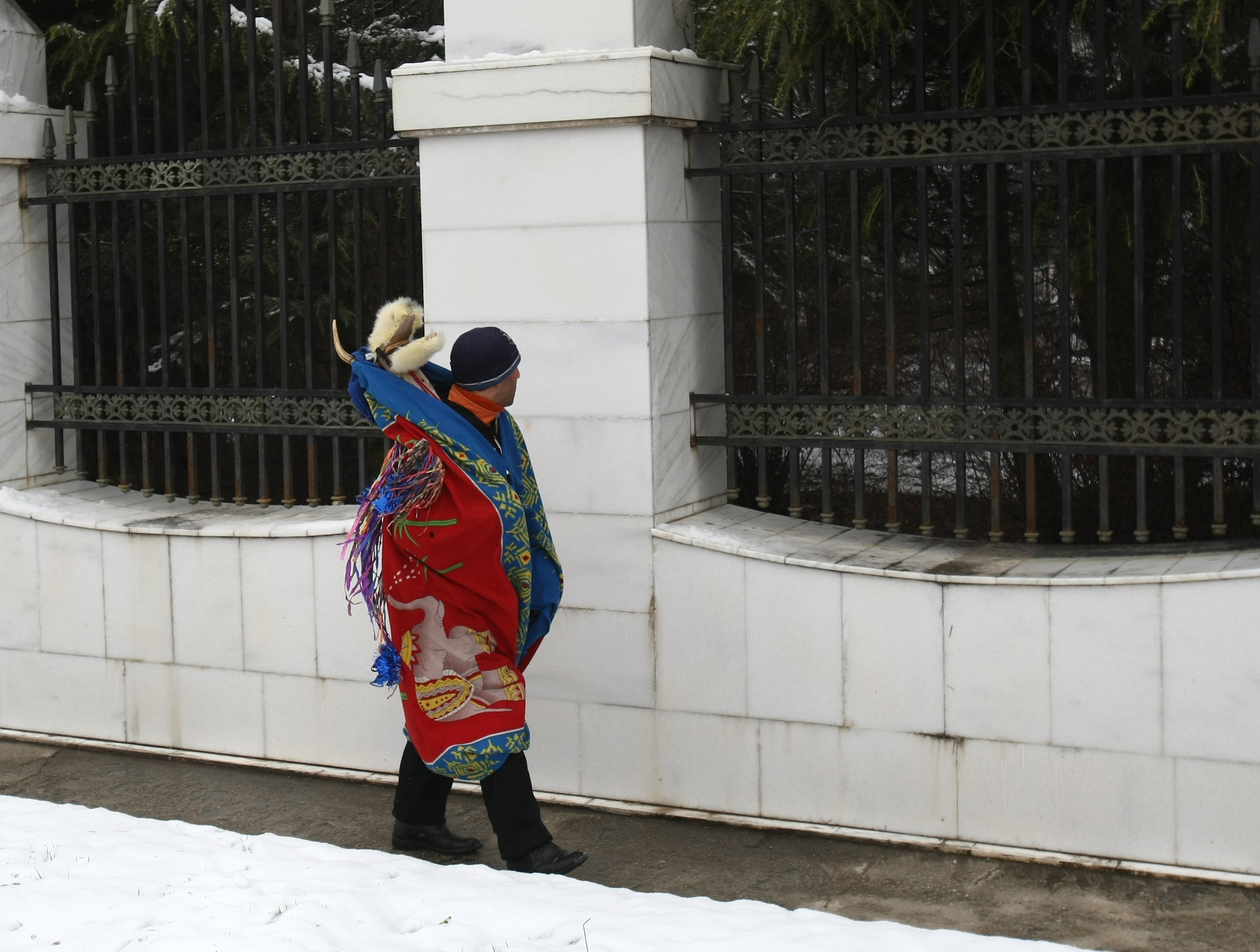 LINIȘTE ÎN PIPERA / Gigi Becali nu mai primește colindători / GALERIE FOTO