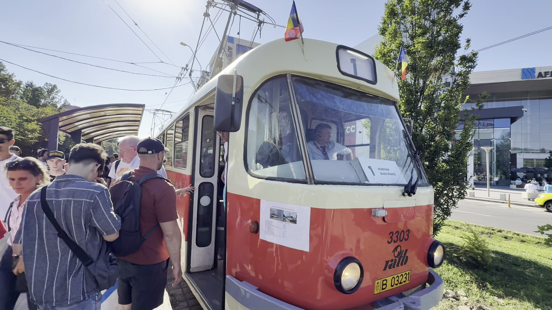 Am mers cu tramvaiul Tatra în drumul spre depou. După 53 de ani, garniturile își iau rămas-bun de la București