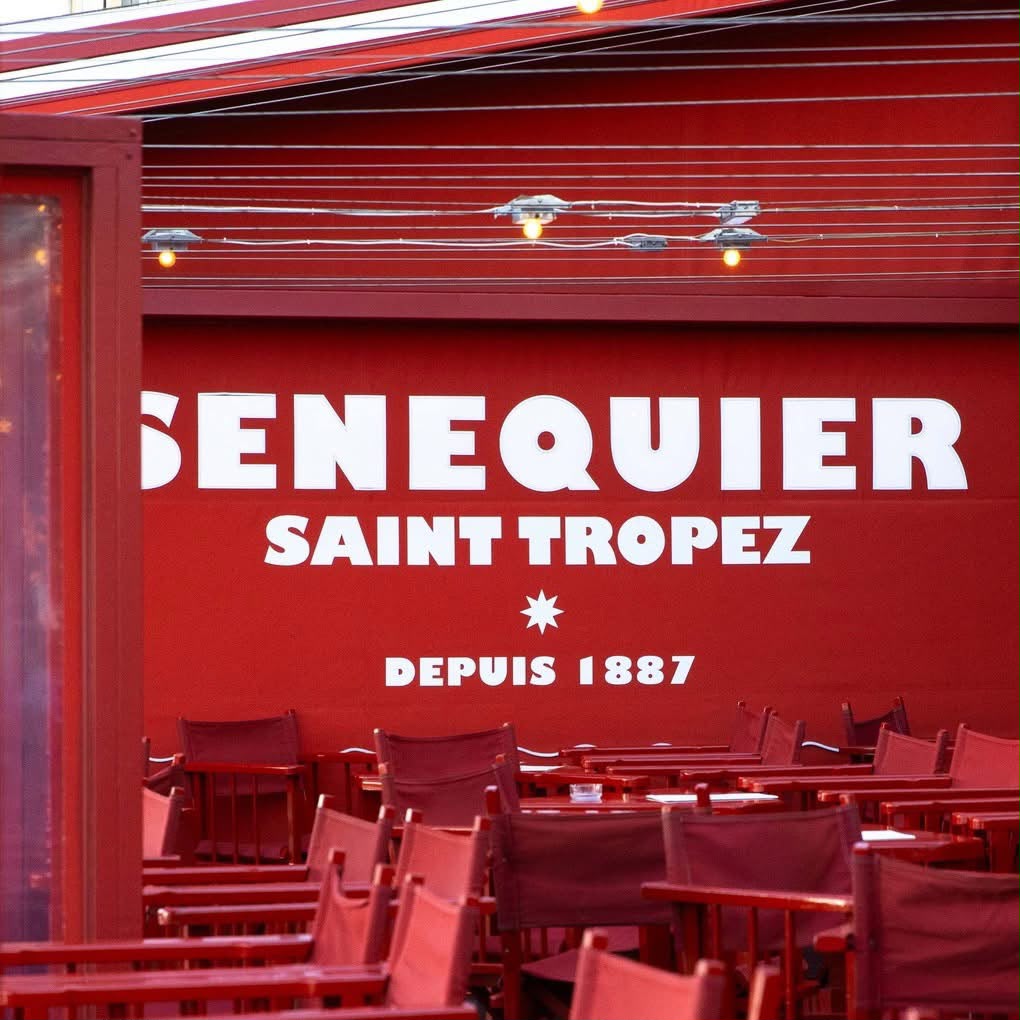 Cât costă să mănânci la restaurantul din Saint-Tropez preferat de Brigitte Bardot, De Funes, Armani sau Pablo Picasso. Între „jecmăneală” și „cea mai frumoasă terasă din lume”