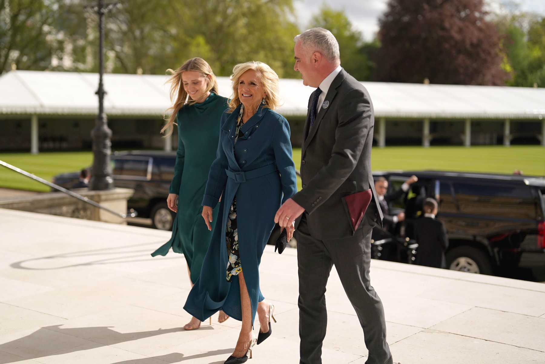 Charles și Camilla, încoronați rege și regină ai Marii Britanii. Ceremoniile s-au încheiat cu salutul de la balconul Palatului Buckingham
