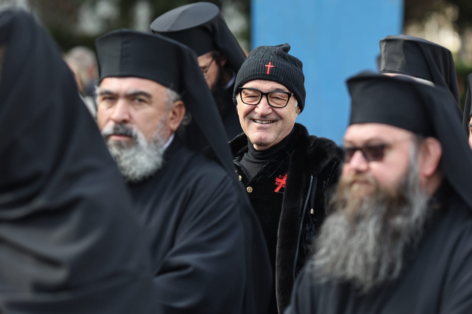 Procesiune religioasă în București, cu moaştele a cinci sfinți. Becali și Simion printre participanți. Programul sărbătorii Sfântului Dimitrie cel Nou