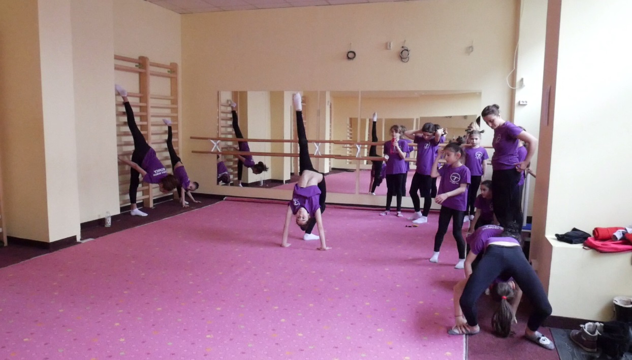 VIDEO / Campioanele din Berceni. Gimnastica estetică, un sport nou care modelează corpul și mintea